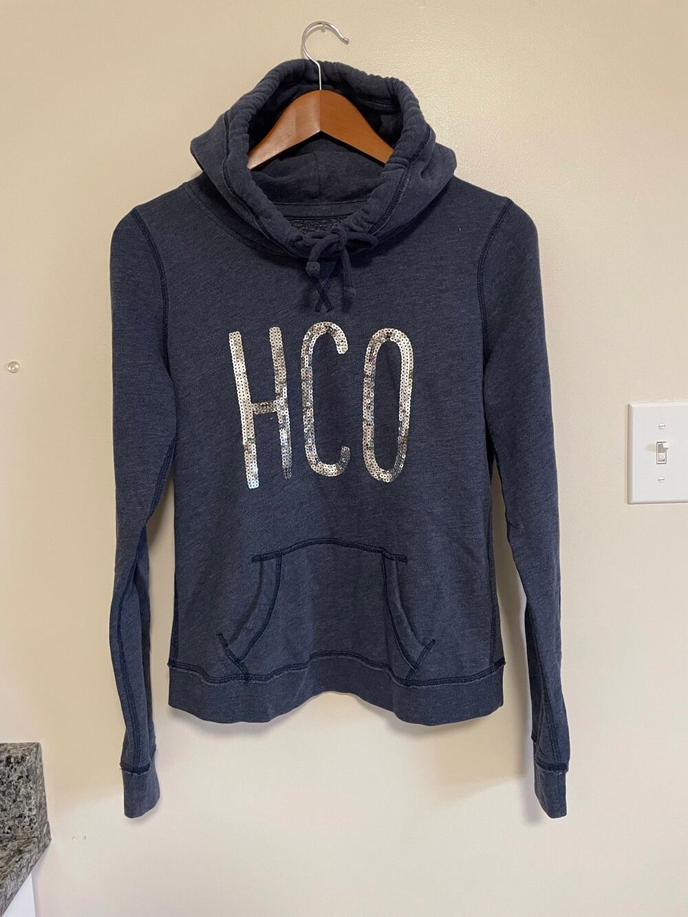 Hollister Co Medium Women’s Sweatshirt Sequin y2k 2000s hoodie